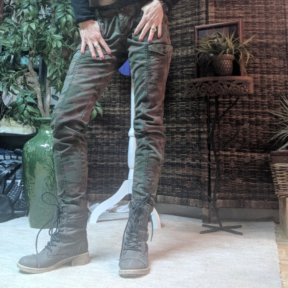 Old Navy Olive Green Skinny Cargo Pants
